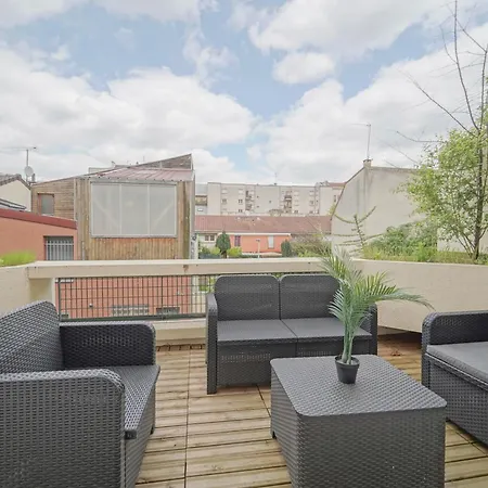 Complete 1br With Balcony Only 5 Min. On Foot To Metro By Doorman 생투앙